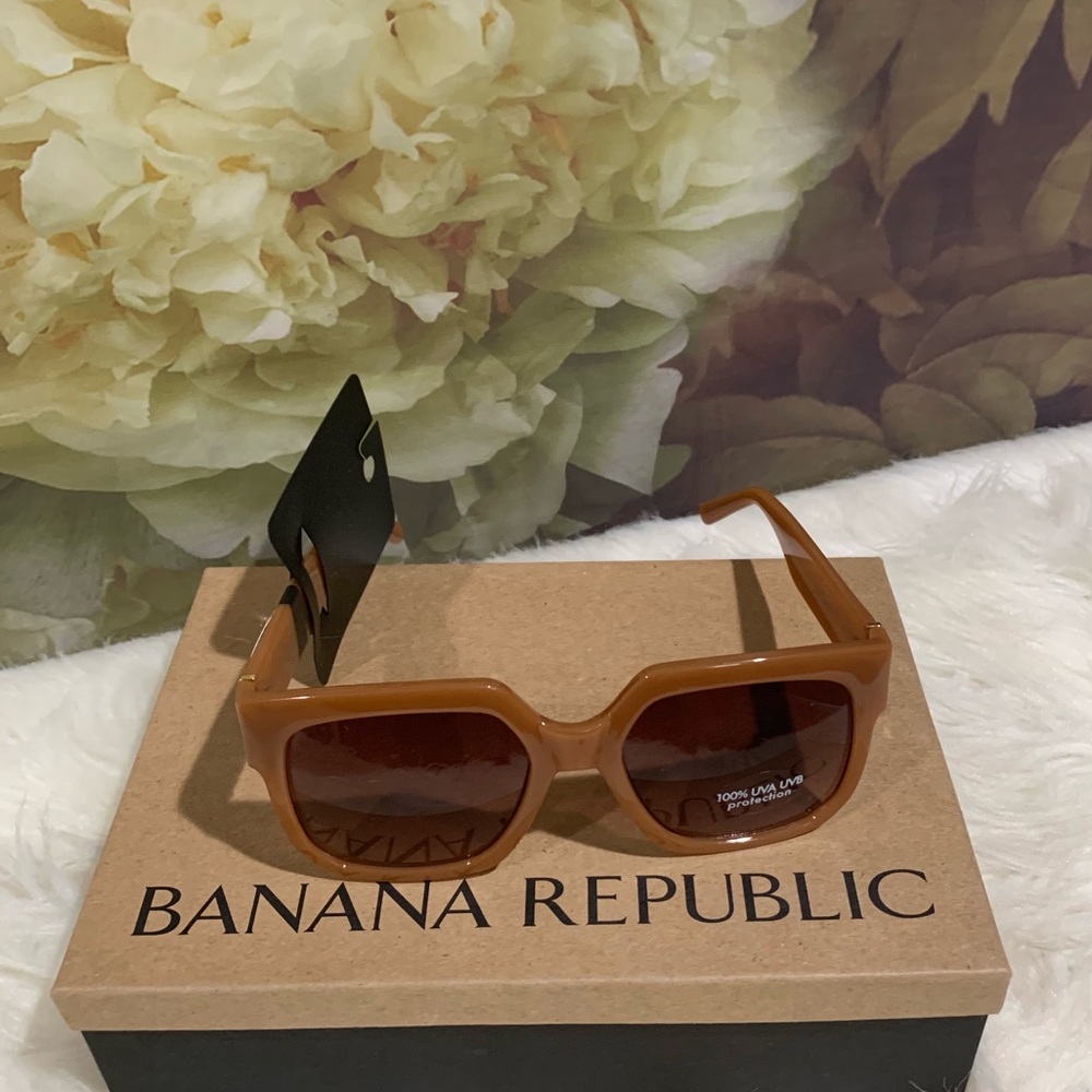 Banana Republic Sunglasses - Picture 2 of 4